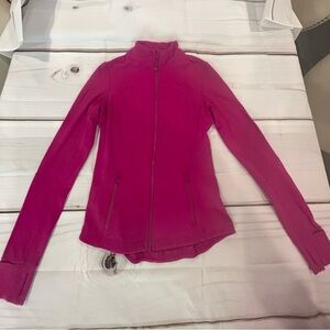 Lululemon Define Jacket in Fuschia Pink. Size 8